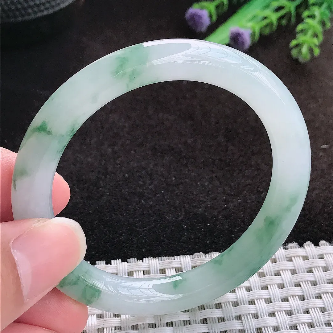 自然光51/8.6/8.7老坑冰胶水灵小圈口飘花圆条手镯宽边翡翠玉镯美人镯