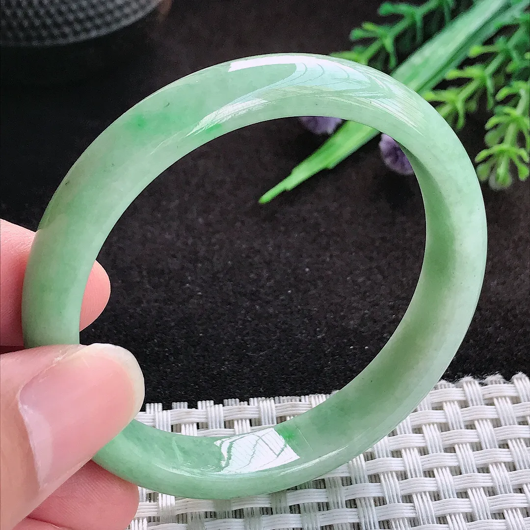 自然光53/10.6/6.5老坑精美满绿飘阳绿手镯宽边翡翠玉镯美人镯