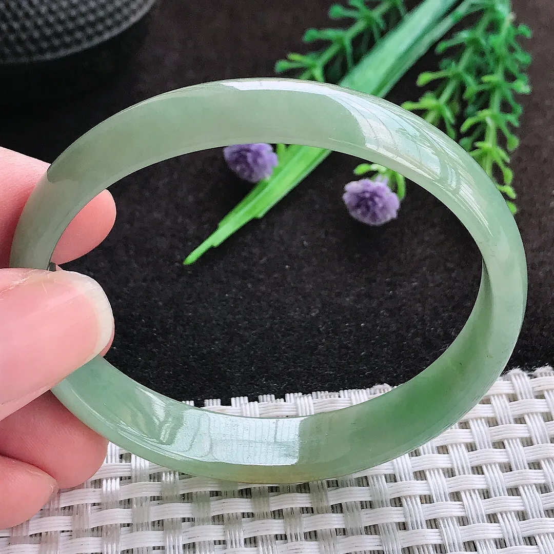 自然光56/49/12.5/5.3老坑精美温润油绿贵妃手镯宽边翡翠玉镯美人镯