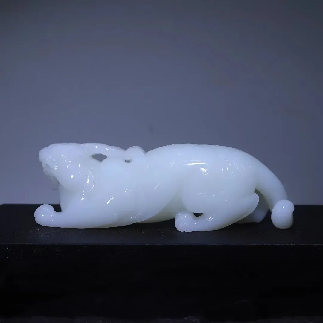 【精品貔貅把件
当下原料暴涨，好料更是一年涨三波，老玩家劝说：现在不买，明年拍腿！！收藏空间很大