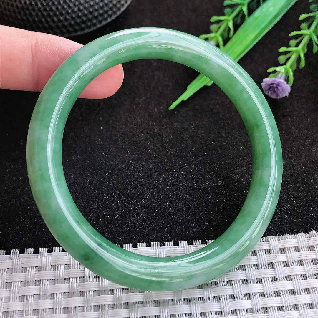 自然光56/8.6/8.9老坑精美温润满绿圆条手镯宽边翡翠玉镯美人镯