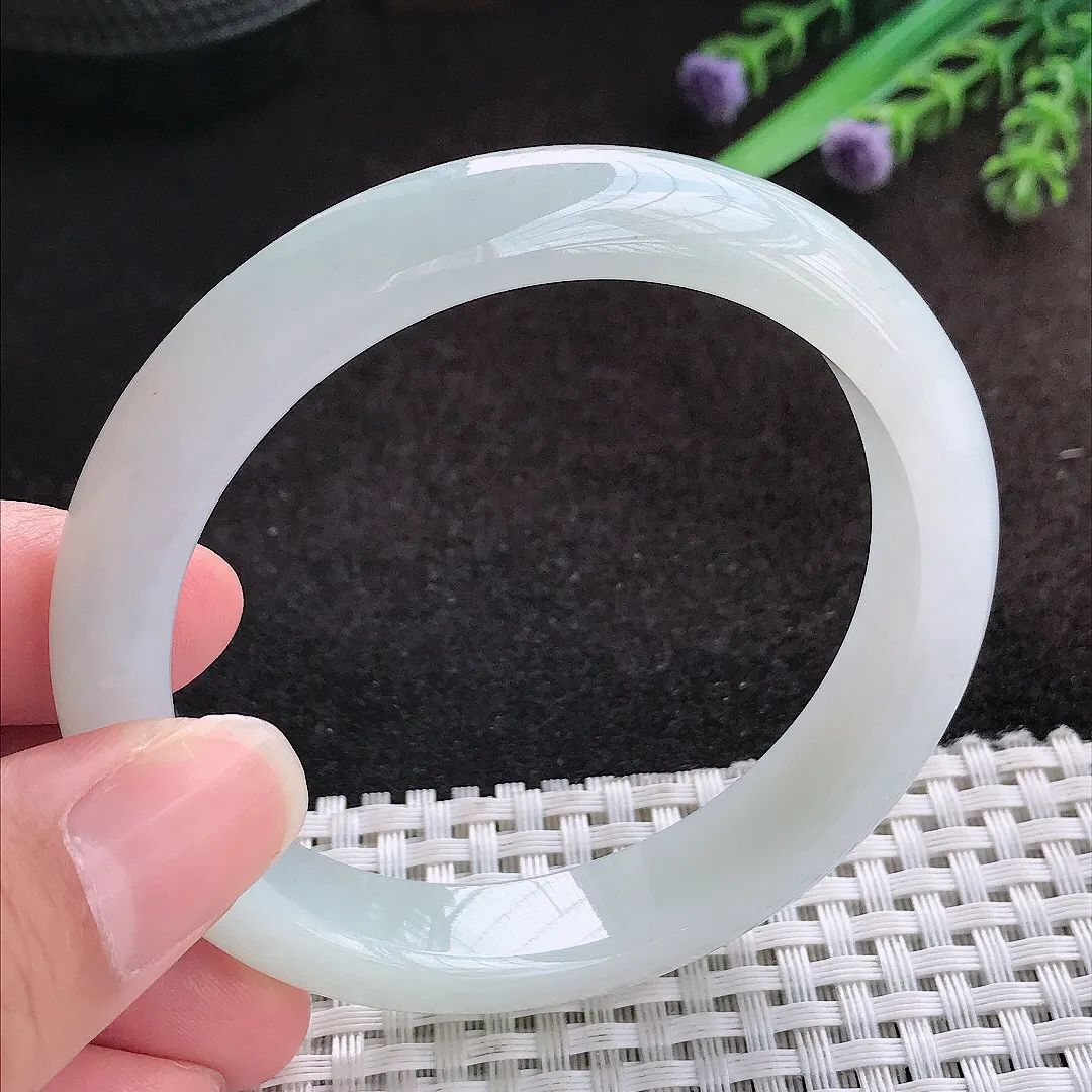 自然光56/11.8/8老坑秀气冰润白月光手镯宽边翡翠玉镯美人镯