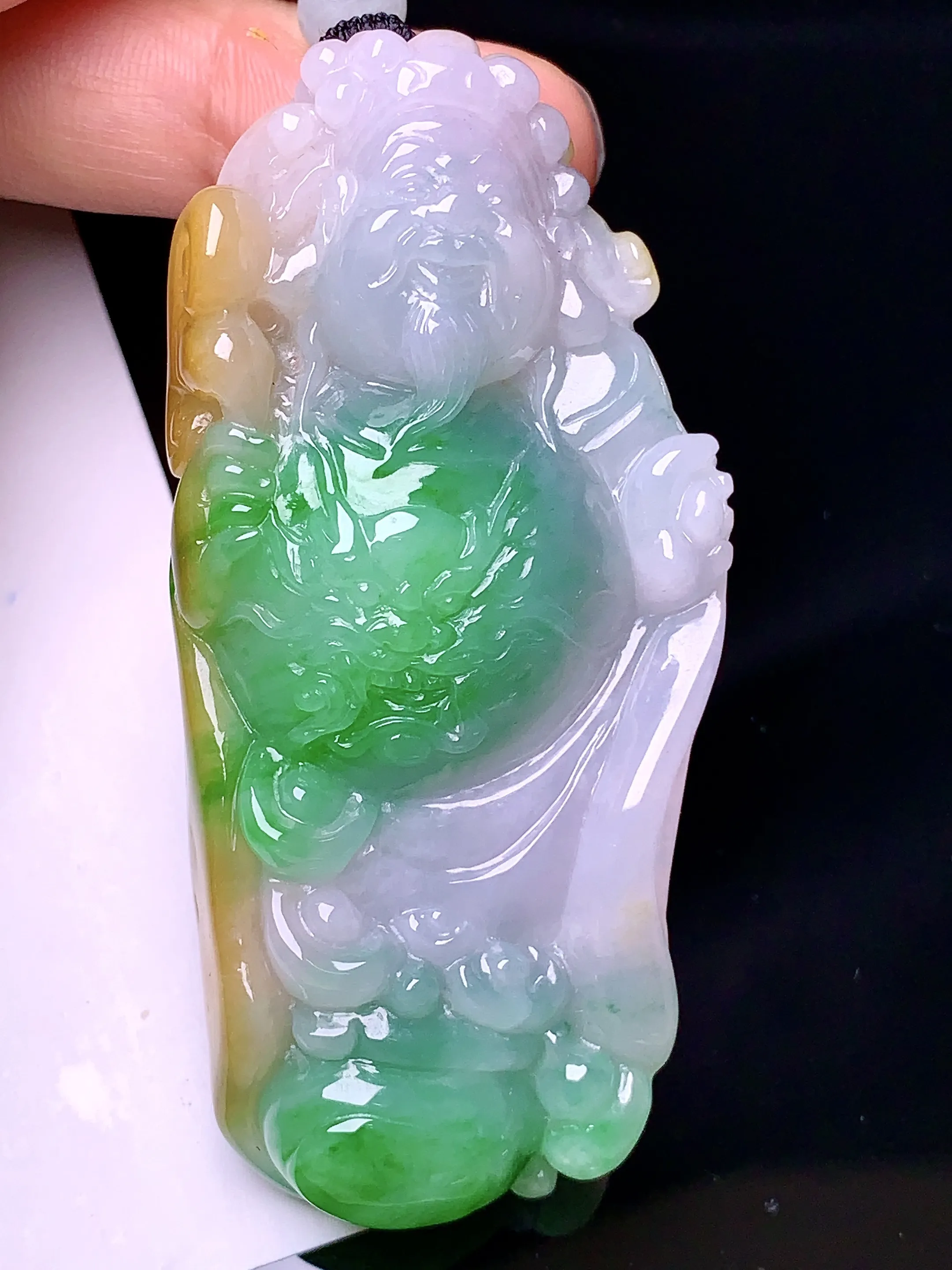 黄加绿财神吊坠 玉质细腻 色泽艳丽  整体尺寸70.3*33.8*14.5