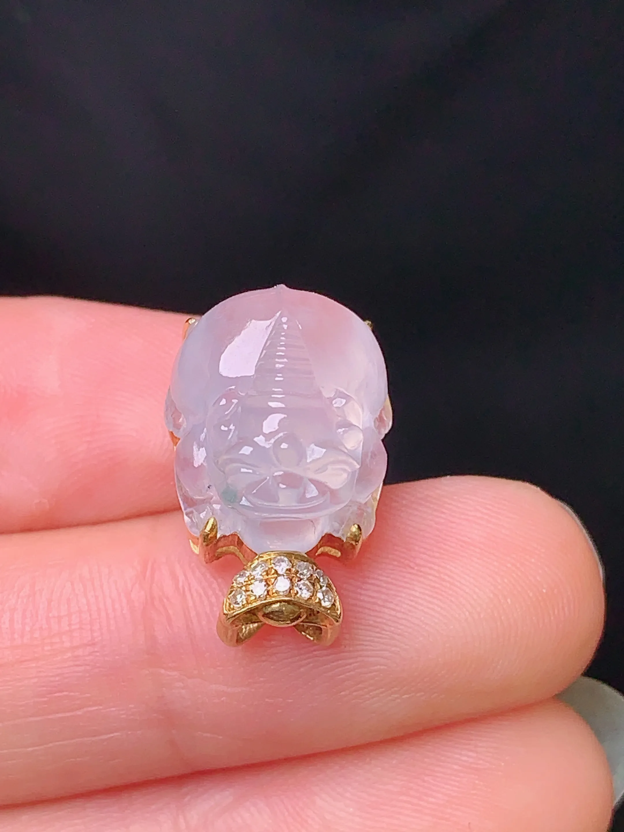 18k金钻镶嵌冰种貔貅吊坠 玉质细腻 色泽艳丽  整体尺寸18*12*11.3