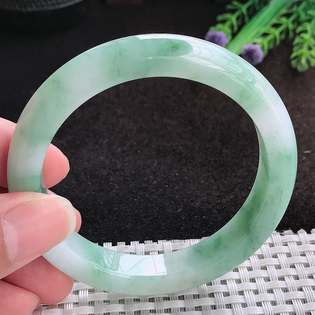 自然光56.5/11.4/8.6老坑精美温润飘花手镯宽边翡翠玉镯美人镯