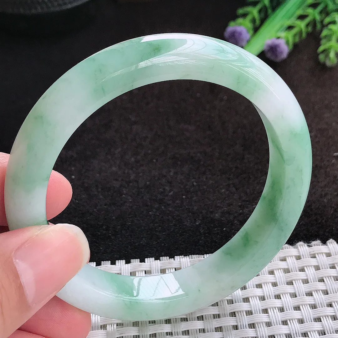 自然光56.5/11.4/8.6老坑精美温润飘花手镯宽边翡翠玉镯美人镯