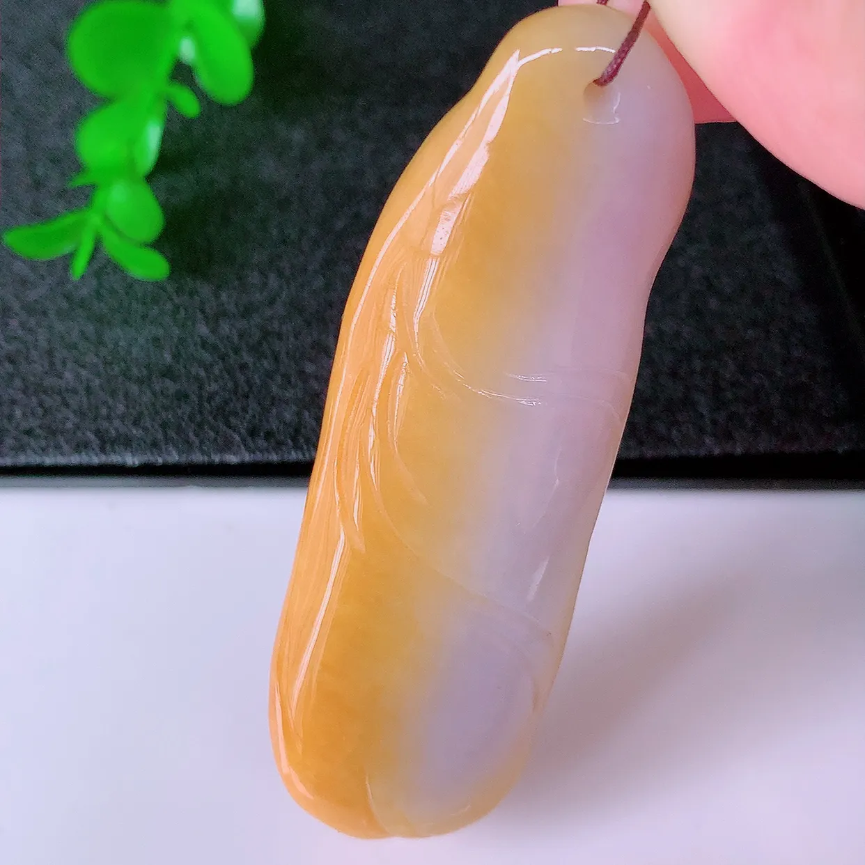 自然光实拍，特色黄翡双彩悟道吊坠，悟道寓意“祥和，安宁，吉祥，幸福”，佩戴效果优雅迷人，性价比超高！#60.16