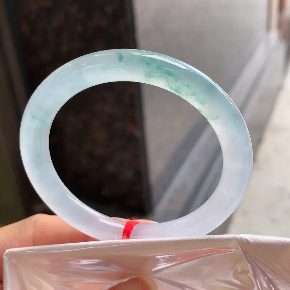 圆条高冰飘花 无瑕 尺寸:52.4/7.4/8.1 花美🥰🥰