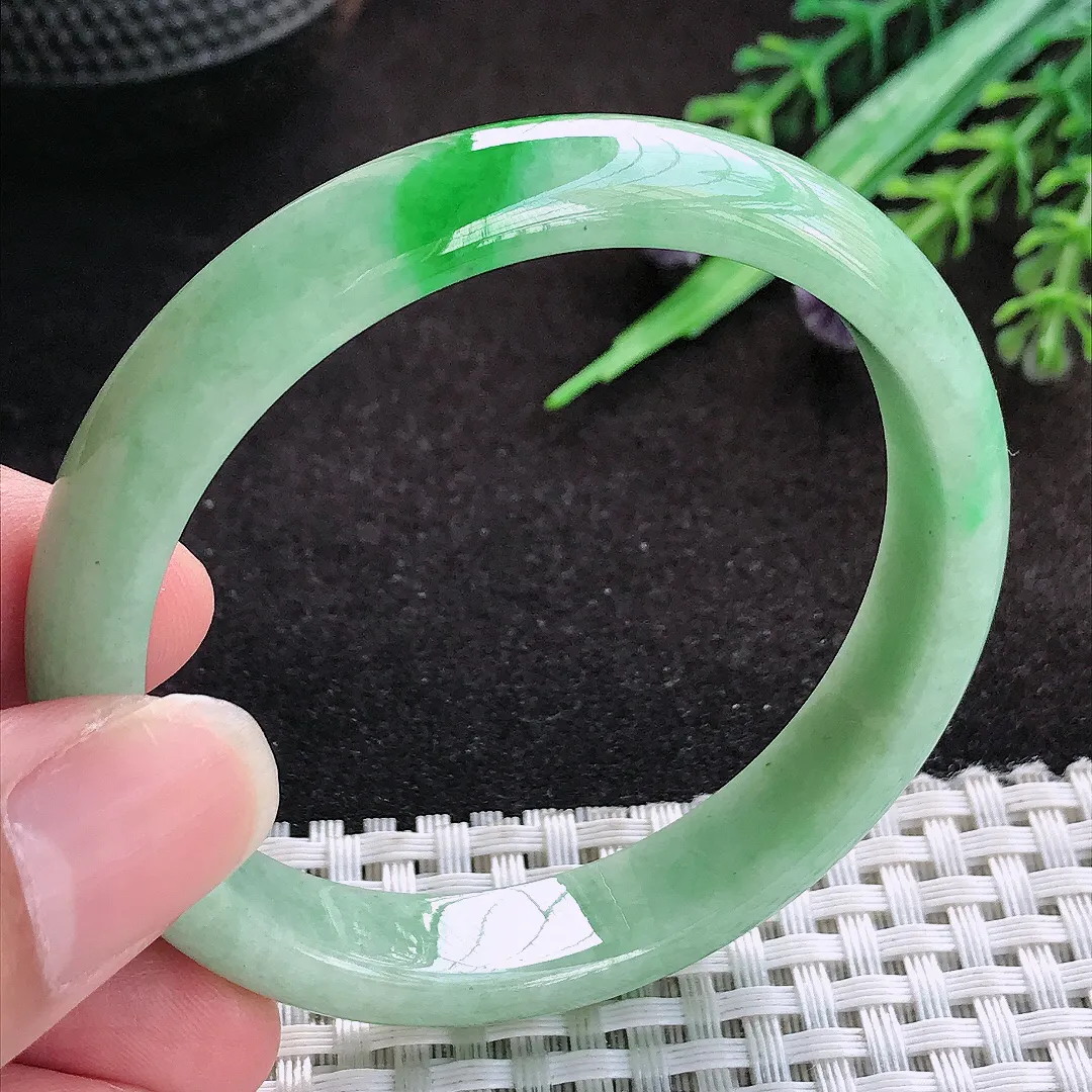 自然光53/10.6/6.5老坑精美满绿飘阳绿手镯宽边翡翠玉镯美人镯