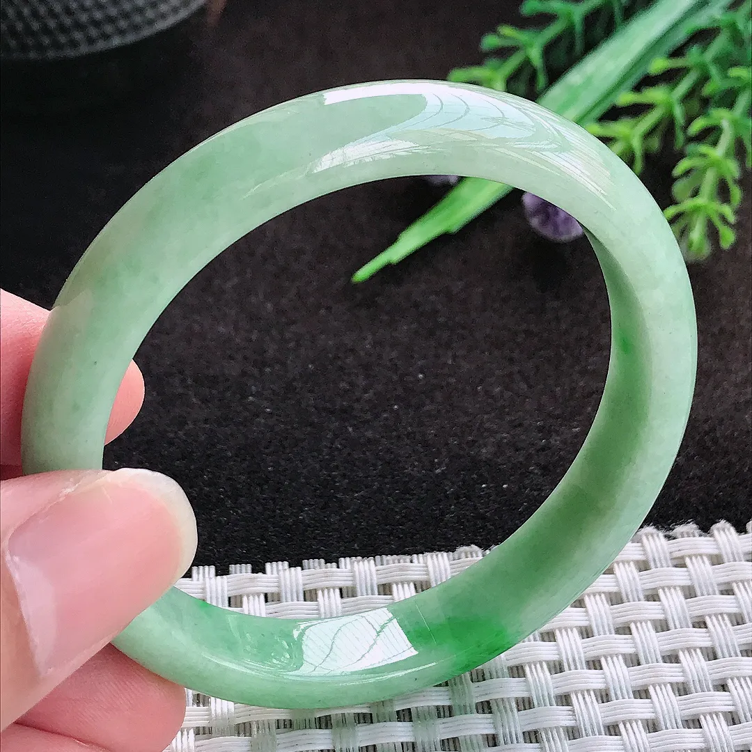 自然光53/10.6/6.5老坑精美满绿飘阳绿手镯宽边翡翠玉镯美人镯