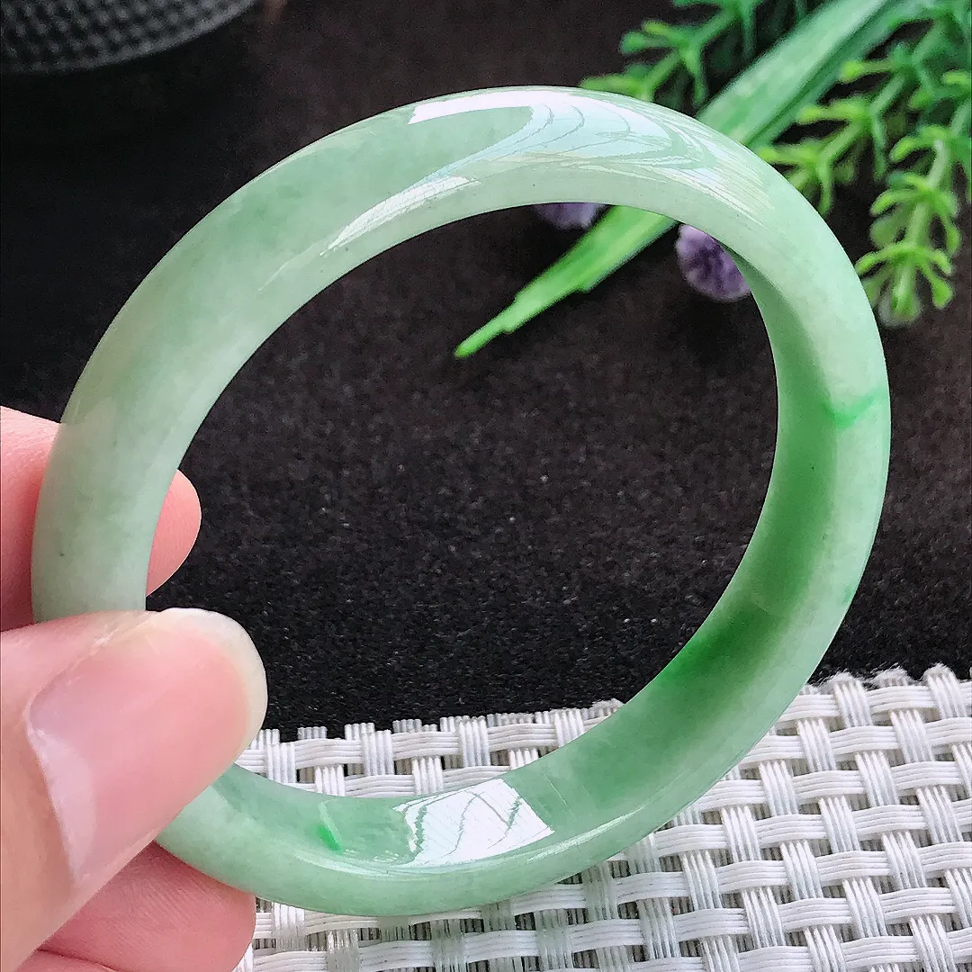 自然光53/10.6/6.5老坑精美满绿飘阳绿手镯宽边翡翠玉镯美人镯