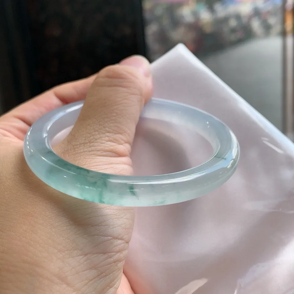 圆条高冰飘花 无瑕 尺寸:52.4/7.4/8.1 花美🥰🥰