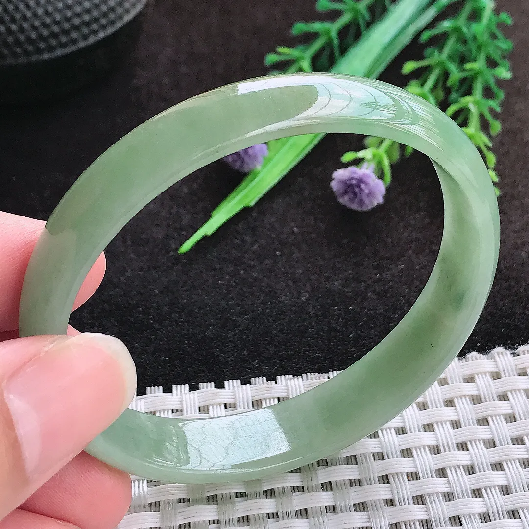 自然光56/49/12.5/5.3老坑精美温润油绿贵妃手镯宽边翡翠玉镯美人镯