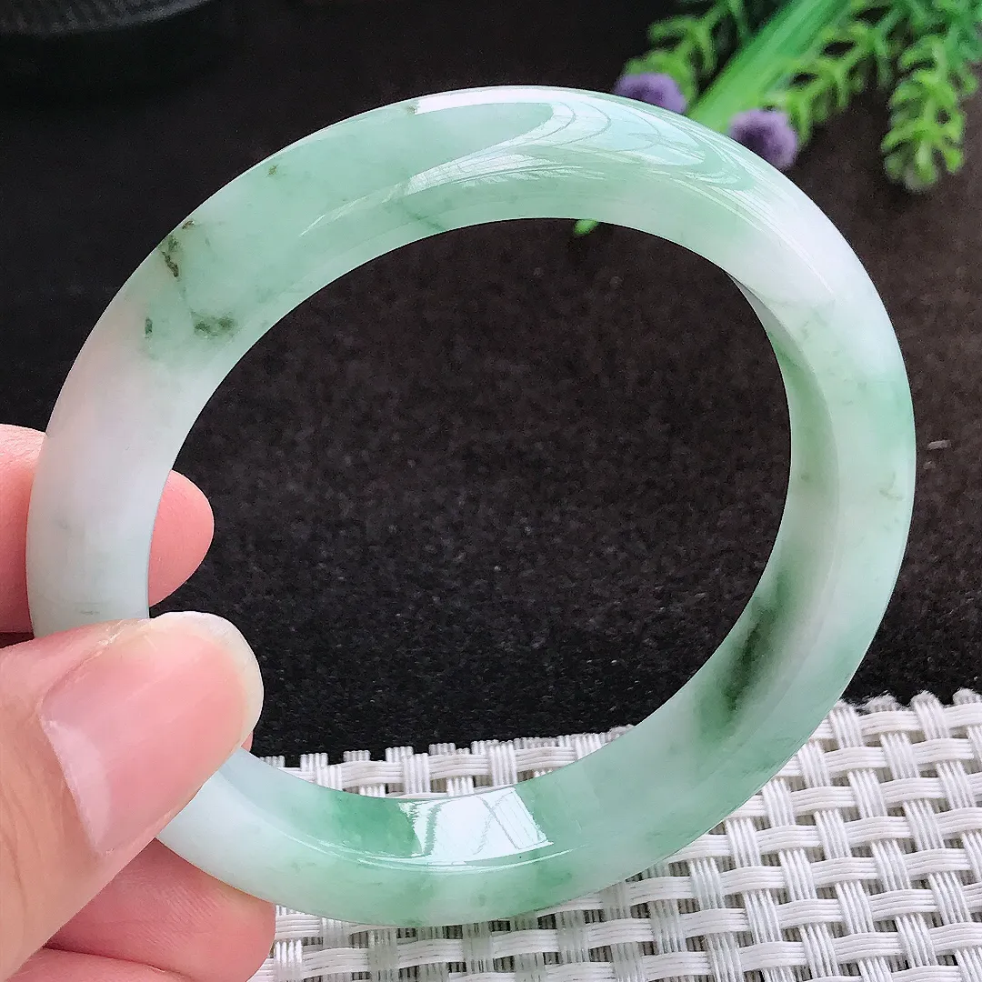自然光56.5/11.4/8.6老坑精美温润飘花手镯宽边翡翠玉镯美人镯