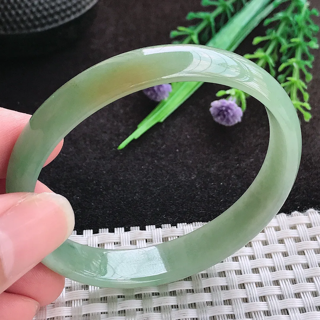 自然光56/49/12.5/5.3老坑精美温润油绿贵妃手镯宽边翡翠玉镯美人镯