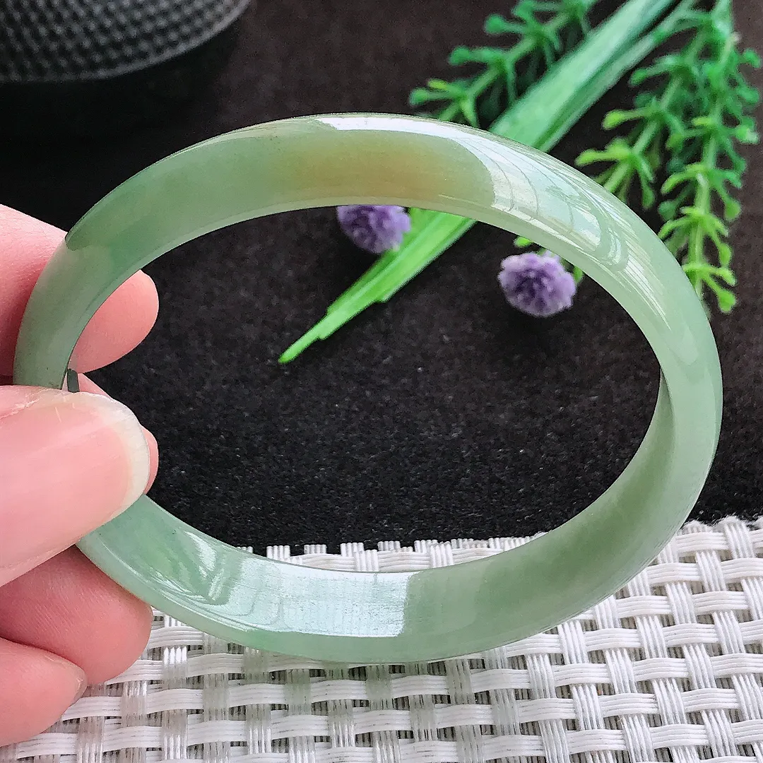 自然光56/49/12.5/5.3老坑精美温润油绿贵妃手镯宽边翡翠玉镯美人镯