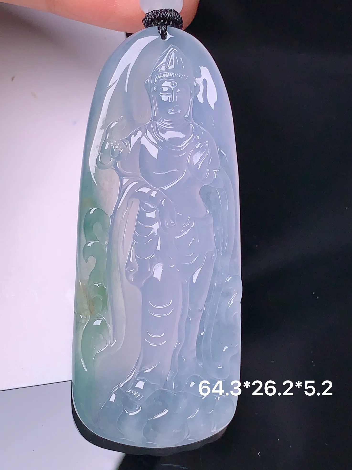 飘绿观音吊坠 玉质细腻 色泽艳丽  整体尺寸64.3*26.2*5.2