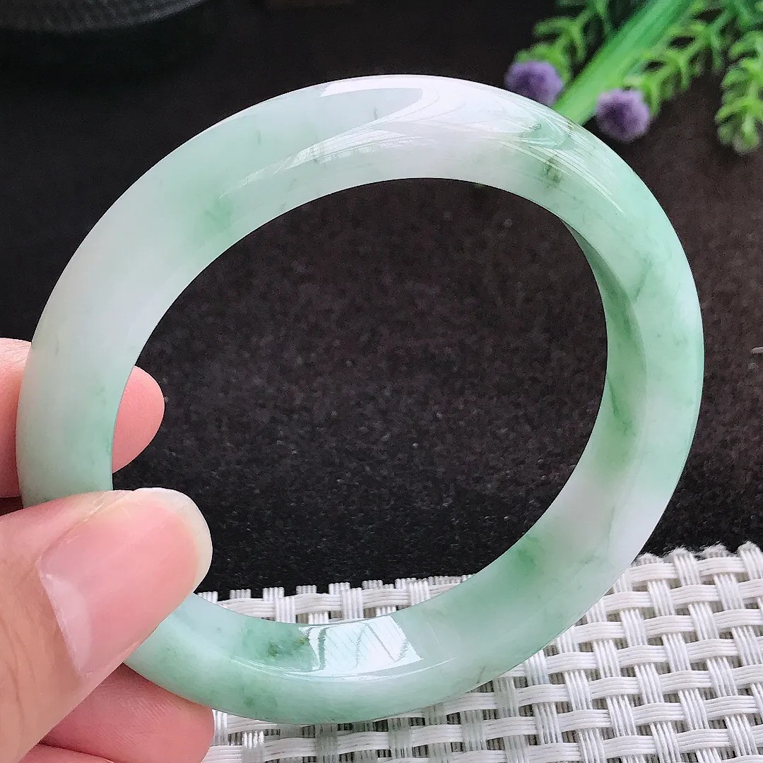 自然光56.5/11.4/8.6老坑精美温润飘花手镯宽边翡翠玉镯美人镯