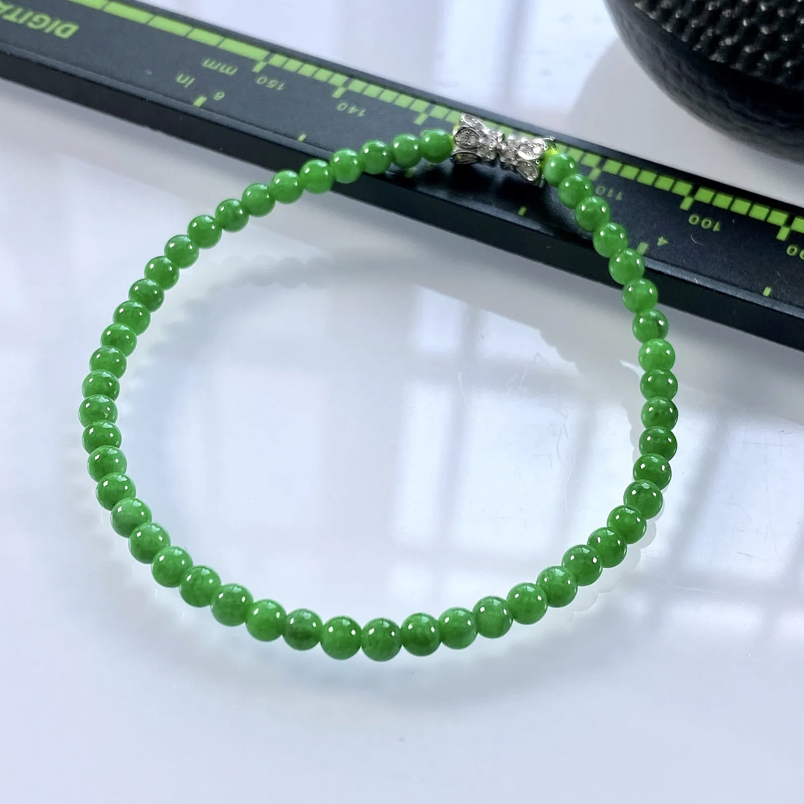 缅甸天然翡翠A货，卡3.5冰润满绿阳绿小米珠小圆珠手串手链，尺寸：3.5mm/50颗，长度170mm，重量：约4.00g