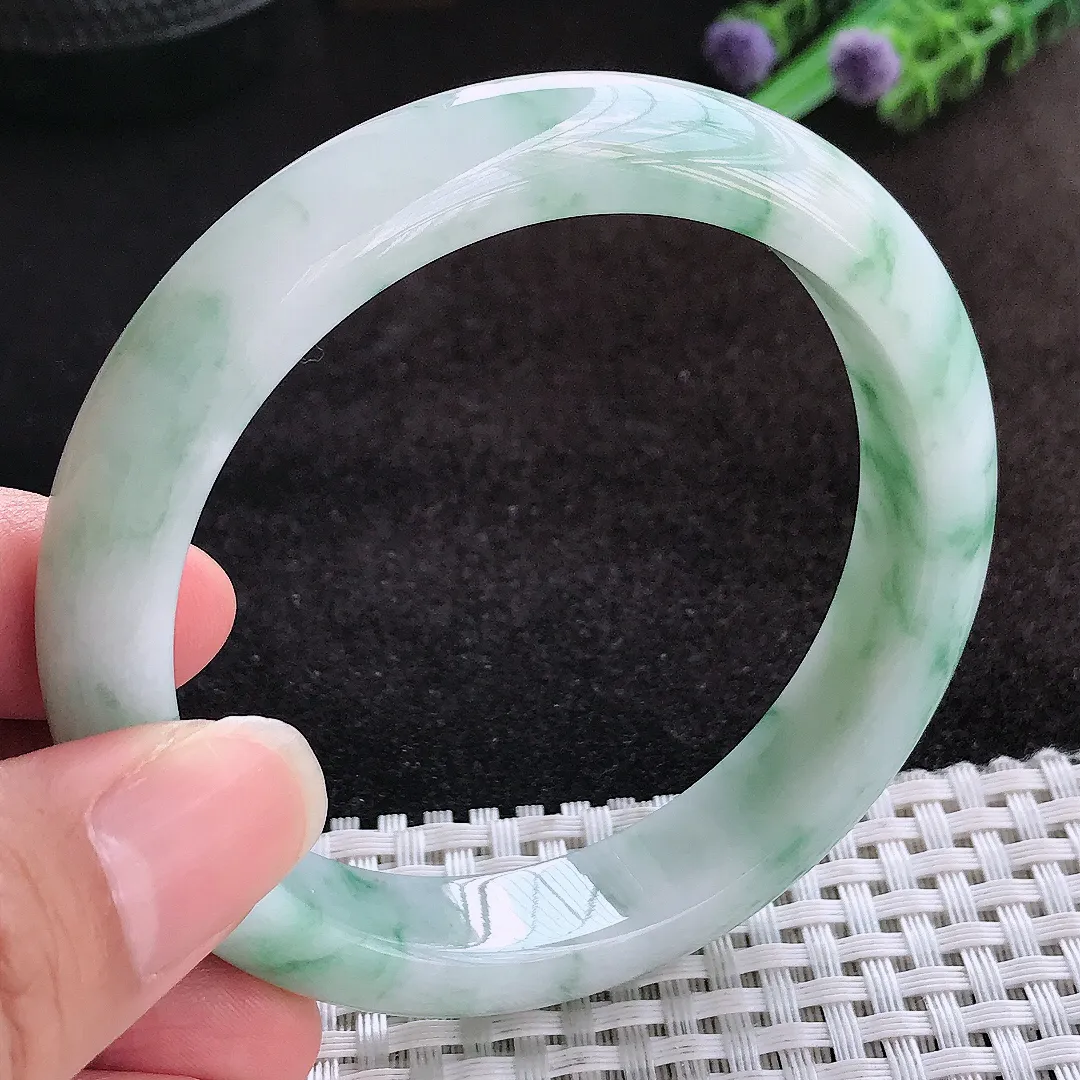 自然光59/12.6/8.5老坑精美温润飘花手镯宽边翡翠玉镯美人镯