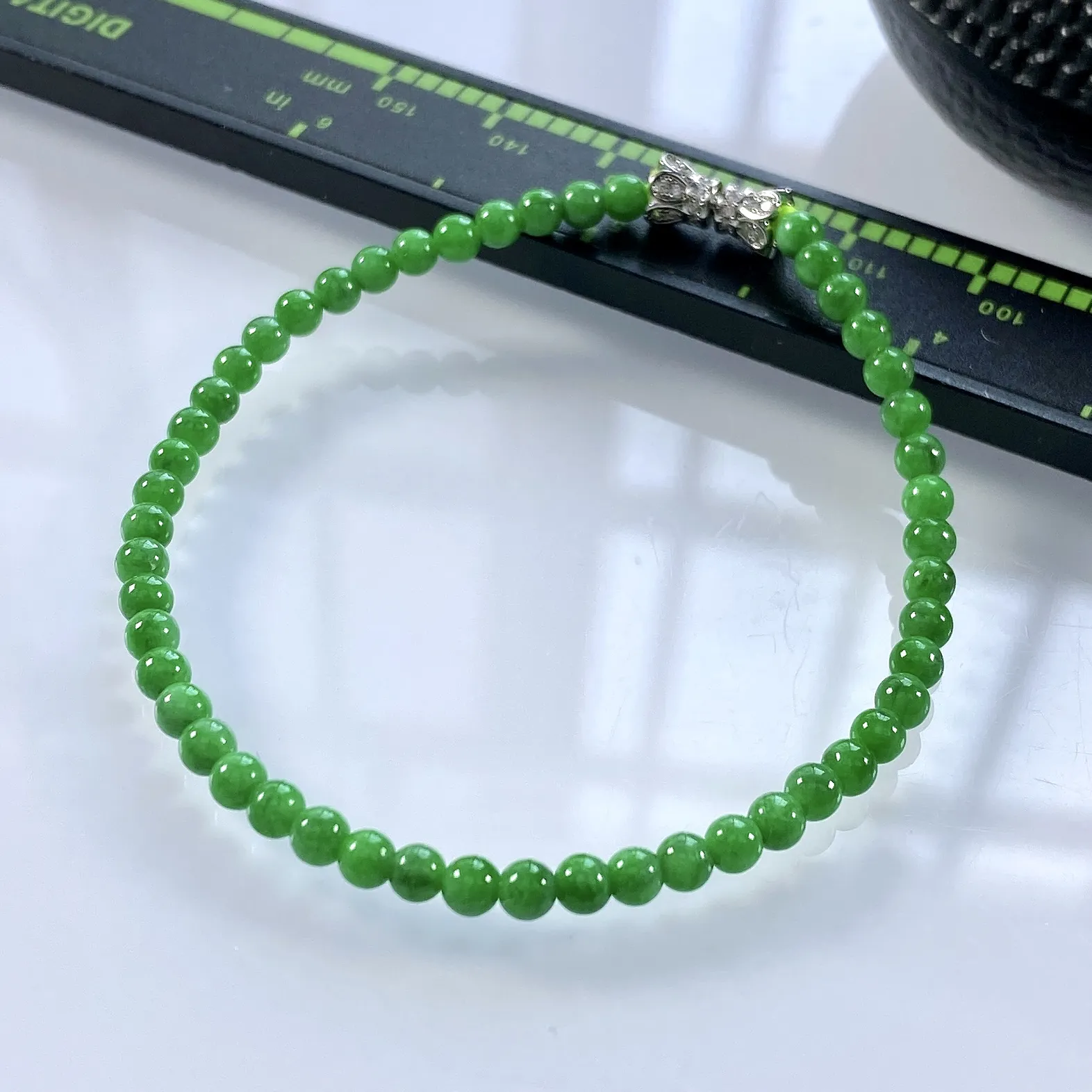 缅甸天然翡翠A货，卡3.5冰润满绿阳绿小米珠小圆珠手串手链，尺寸：3.5mm/50颗，长度170mm，重量：约4.00g