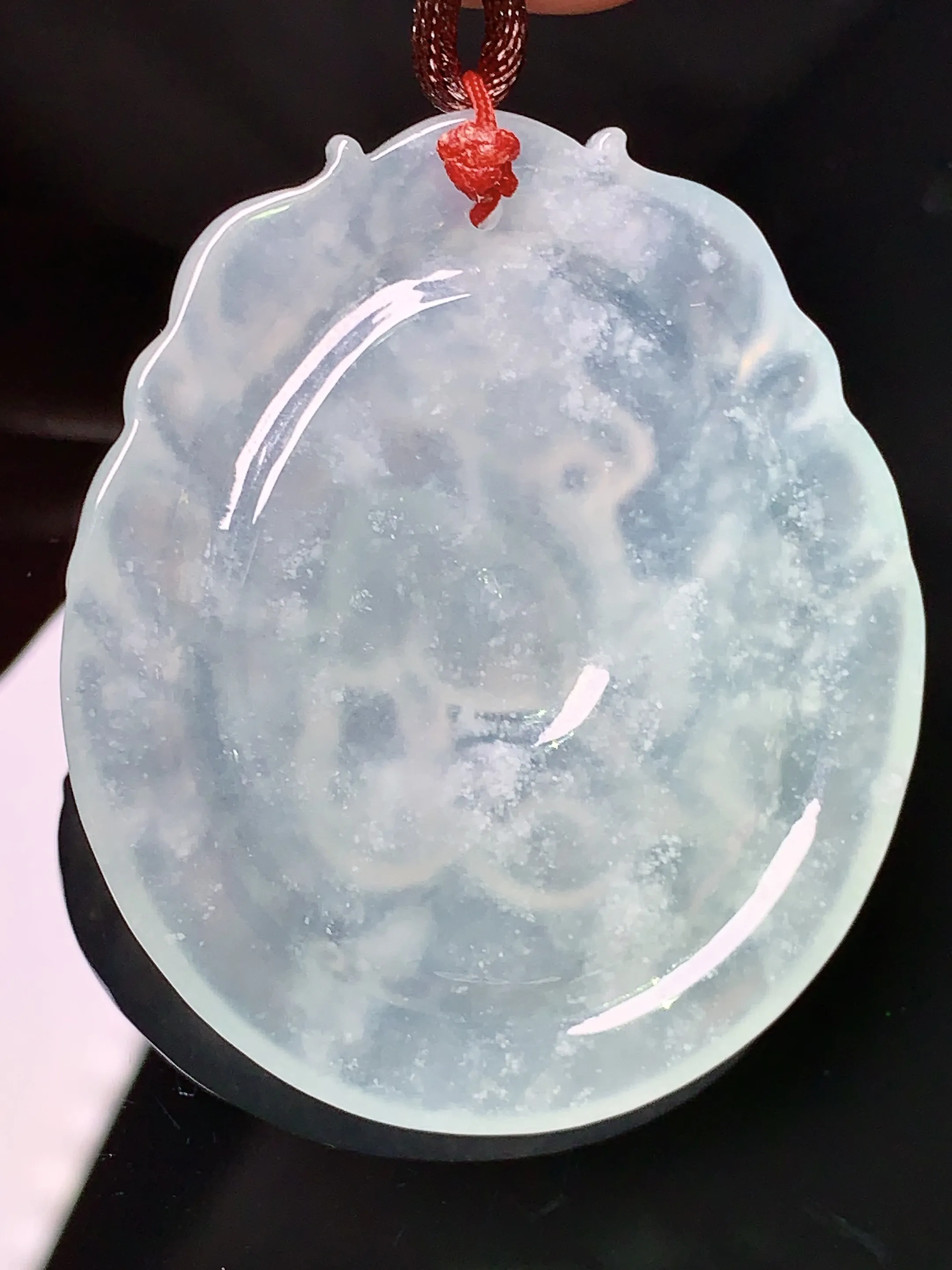 冰种生肖羊吊坠 玉质细腻 色泽艳丽  整体尺寸50.2*43.2*6.3