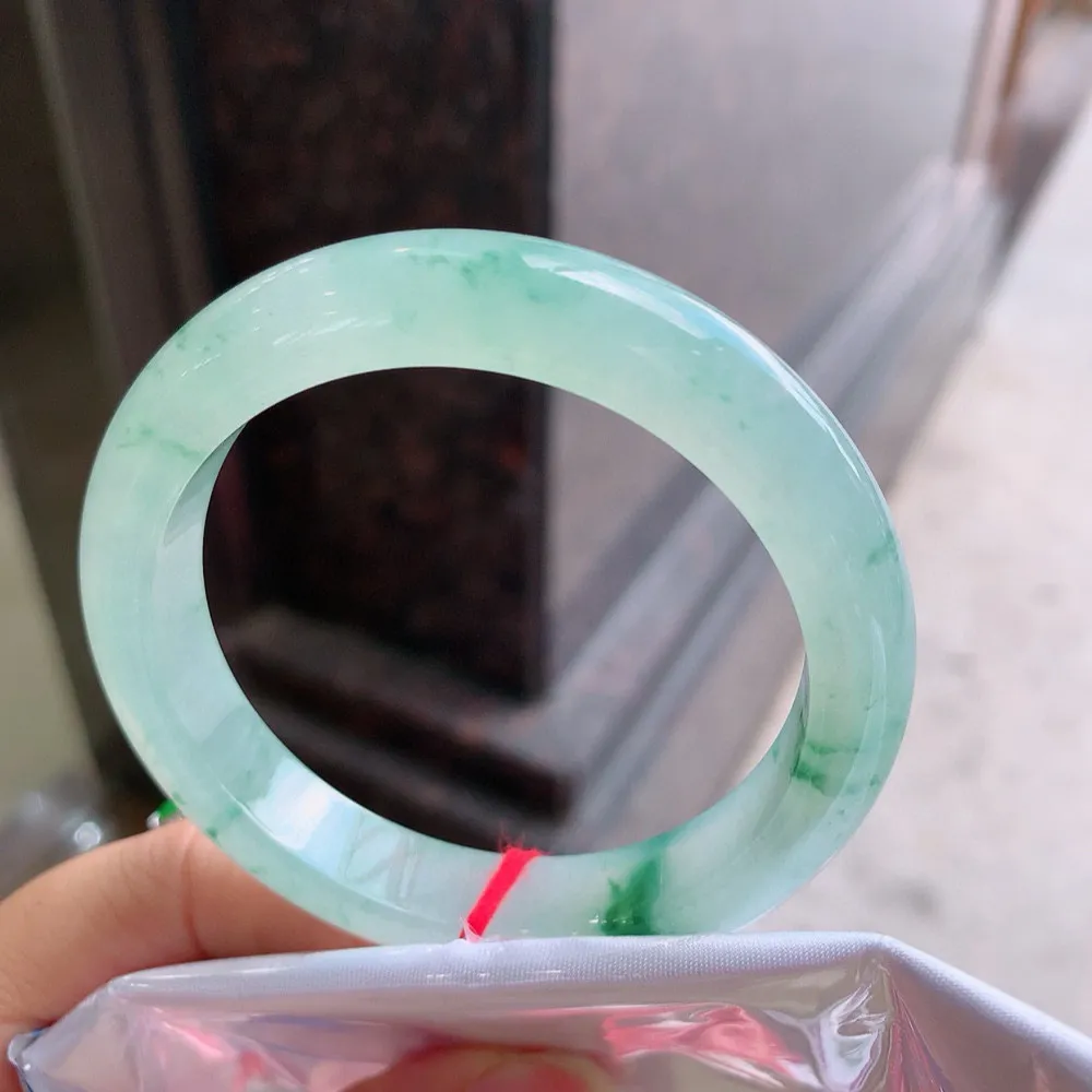 正圈高冰飘花 无瑕 尺寸:55.4/11.5/8.2 花美 种水好
