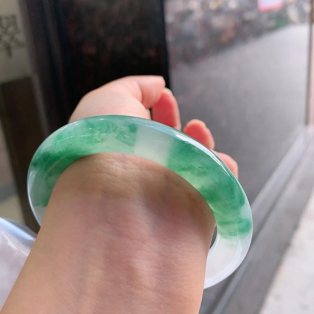 圆条冰玻飘花 无瑕 尺寸:54.5/10.3/10.7 花美 种水好