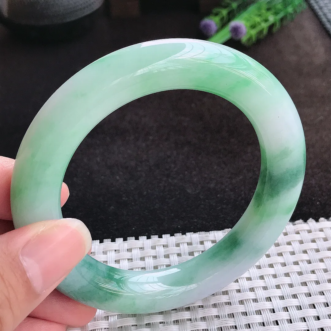 自然光58/12.3/12.5老坑精美油润飘绿胖圆条手镯翡翠玉镯美人镯