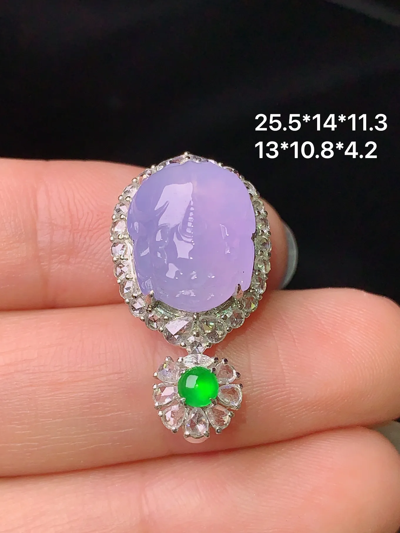 18k金钻镶嵌紫罗兰貔貅吊坠 玉质细腻 色泽艳丽  整体尺寸25.5*14*11.3