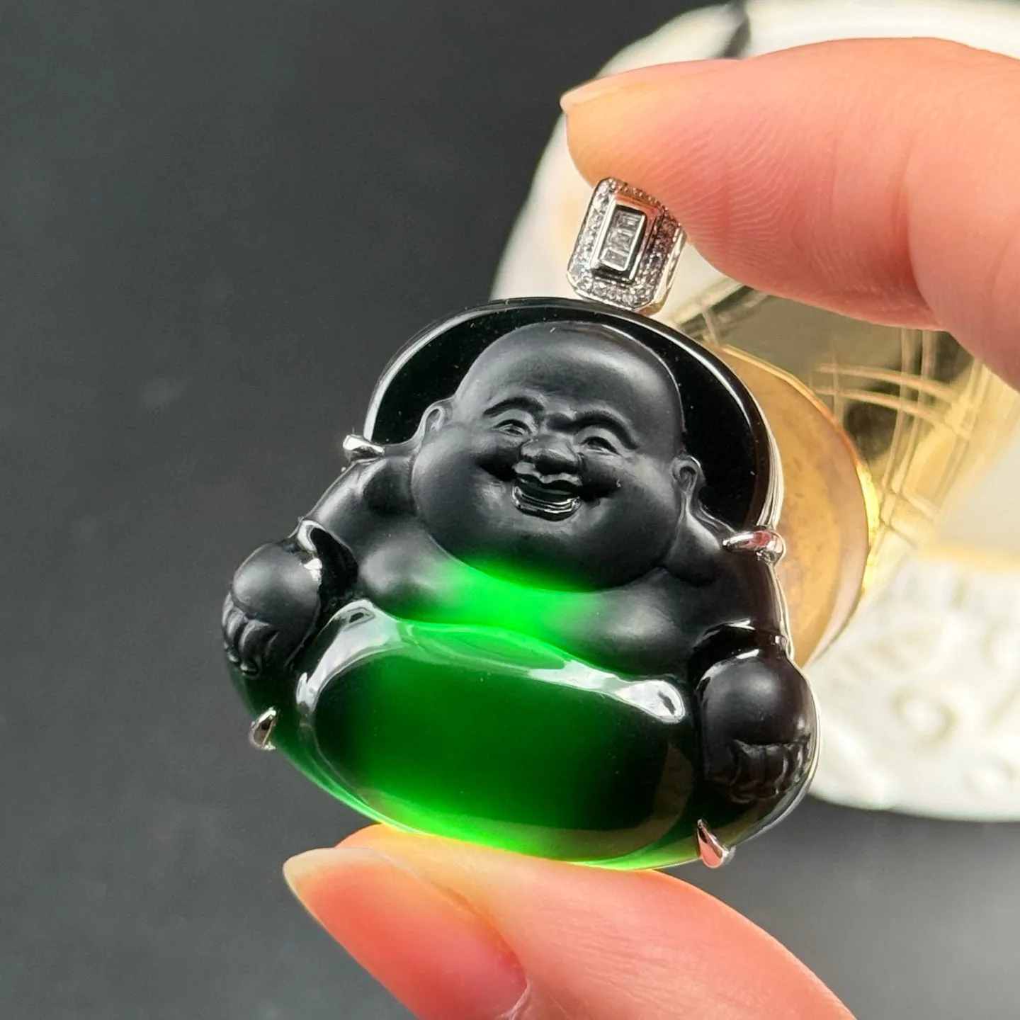 精品18k墨翠大肚佛 种好色正 黑度极好 打灯通透 油性十足 尺寸35.9