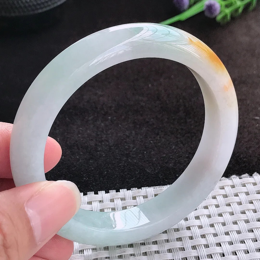 自然光57.5/12/8.7老坑精美冰润三彩飘黄翡手镯宽边翡翠玉镯美人镯