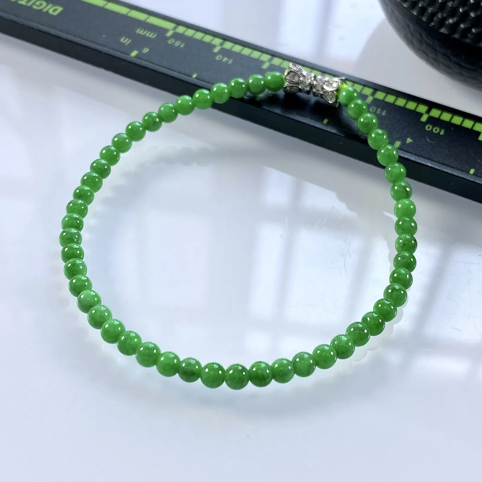 缅甸天然翡翠A货，卡3.5冰润满绿阳绿小米珠小圆珠手串手链，尺寸：3.5mm/50颗，长度170mm，重量：约4.00g