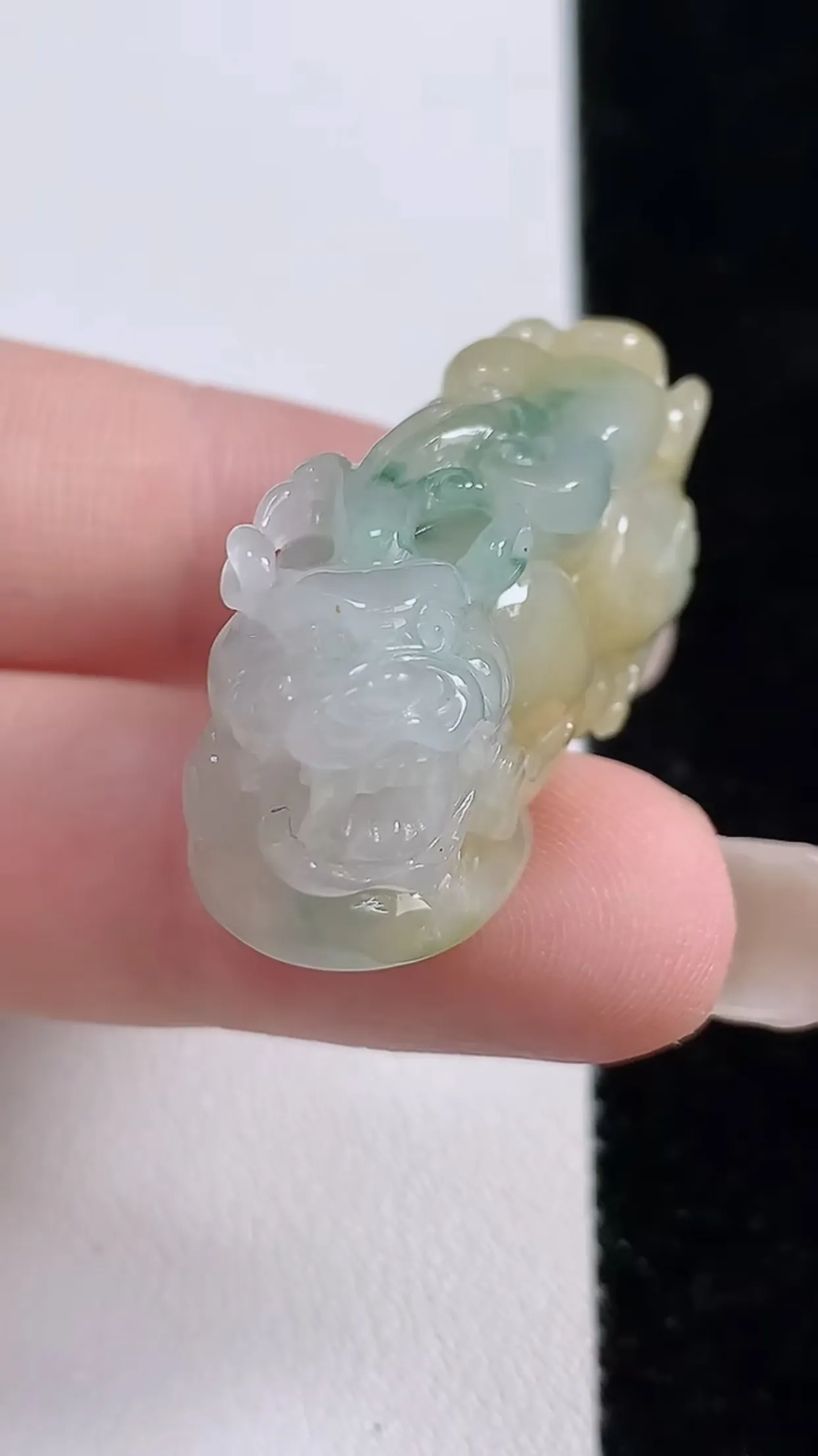 缅甸天然翡翠a货 老坑料起胶冰润 双彩黄翡飘花招财貔貅吊坠，尺寸35.5-15.3-15.8mm  y 17.76