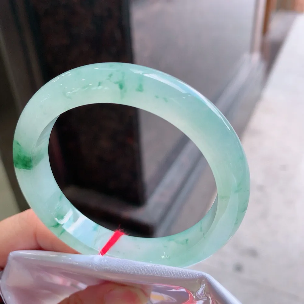 正圈高冰飘花 无瑕 尺寸:55.4/11.5/8.2 花美 种水好