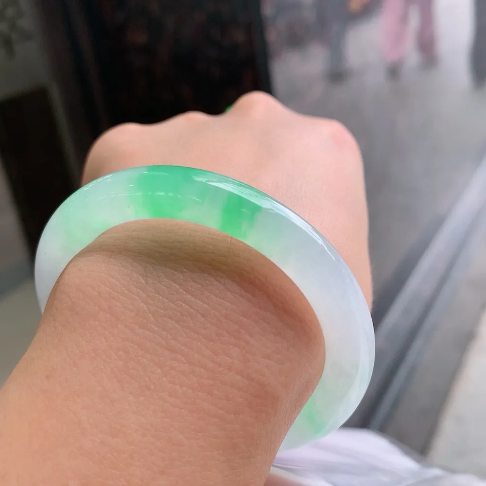 圆条高冰阳绿 微棉絮线 尺寸:51.7/8.8 种色兼备