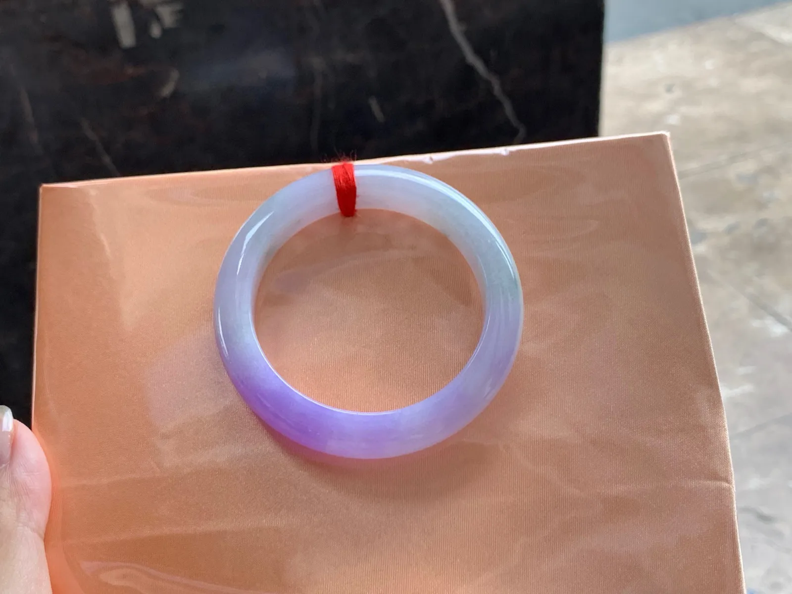 圈口：54-12-9.2mm                                                 
正圈 53 54可戴 紫罗兰手镯
颜色鲜艳浓郁～ 细腻的玉质实物美丽