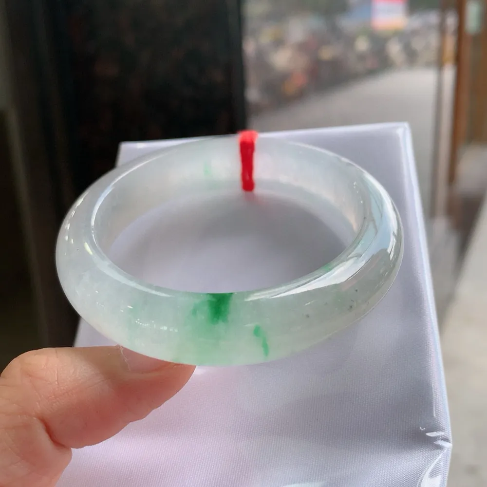 正圈高冰绿花 无纹裂 微黑点 尺寸:50.4/12.7/8.2 花美 种水好