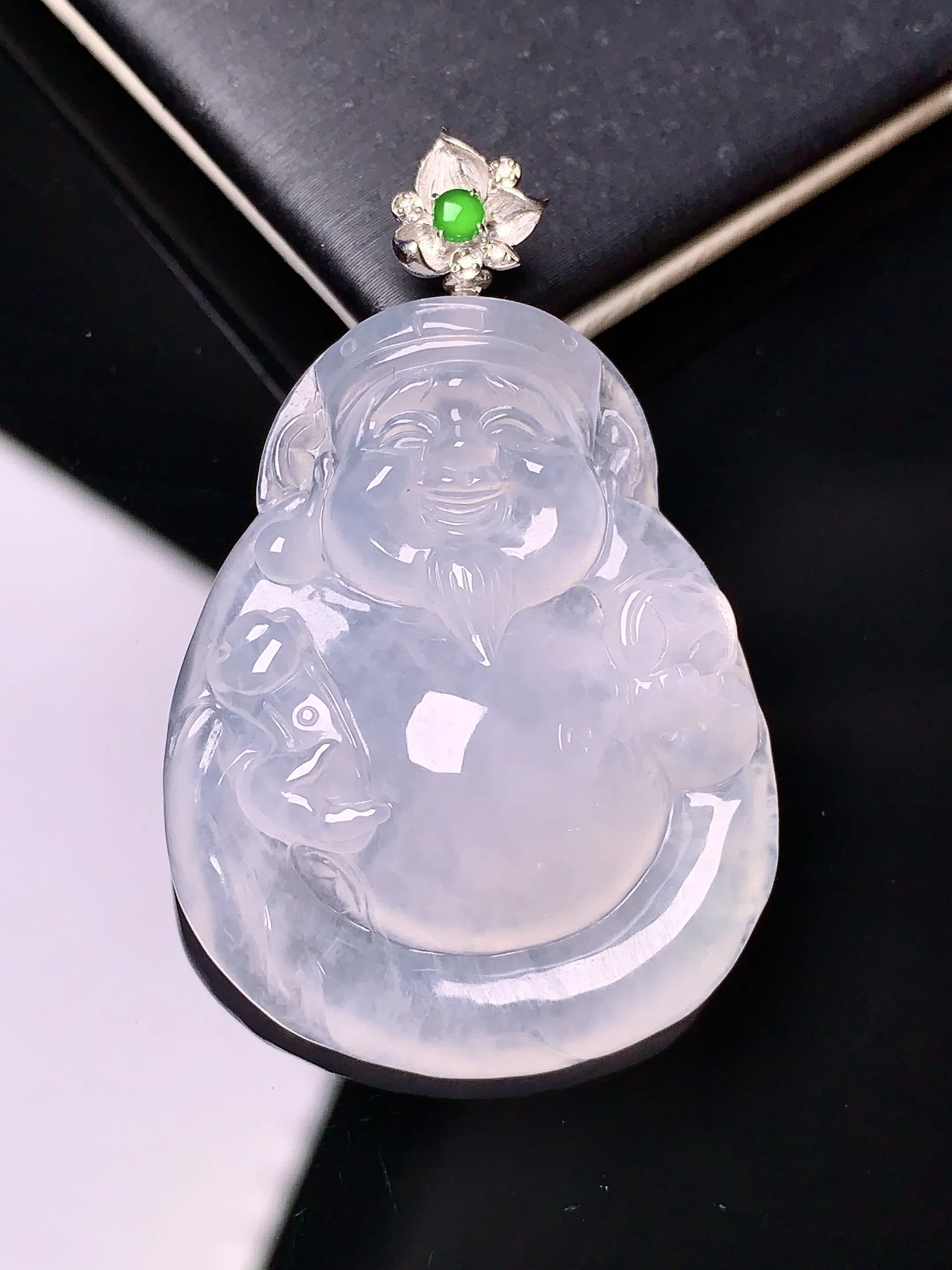 18k金镶嵌冰种财神吊坠 玉质细腻 色泽艳丽  整体尺寸45*28.2*7.5