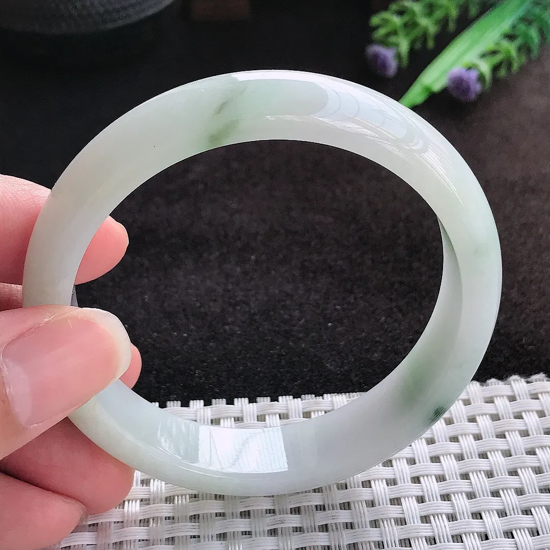 自然光57.8/13.3/7.6老坑精美温润飘花手镯宽边翡翠玉镯美人镯