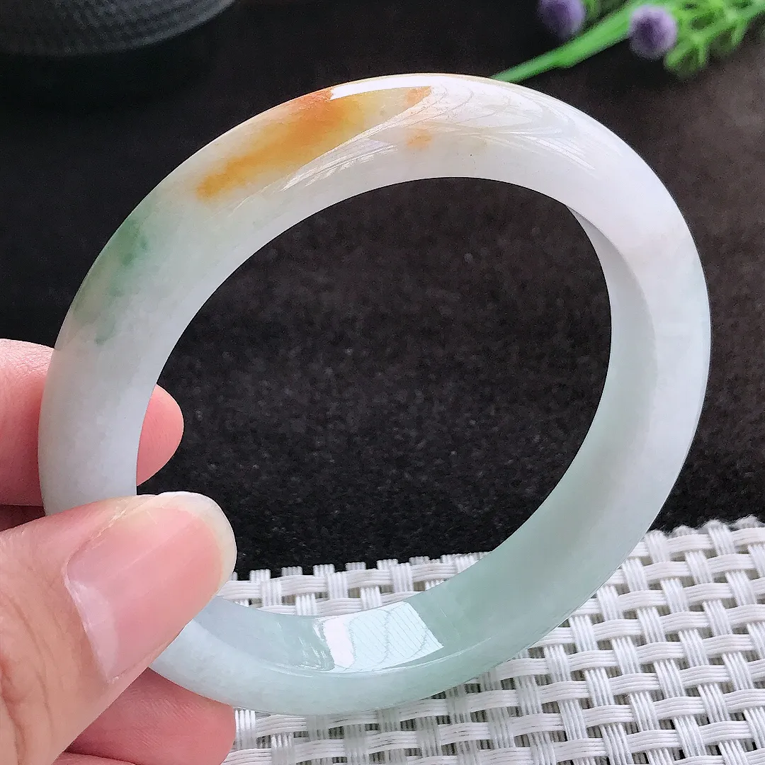 自然光57.5/12/8.7老坑精美冰润三彩飘黄翡手镯宽边翡翠玉镯美人镯