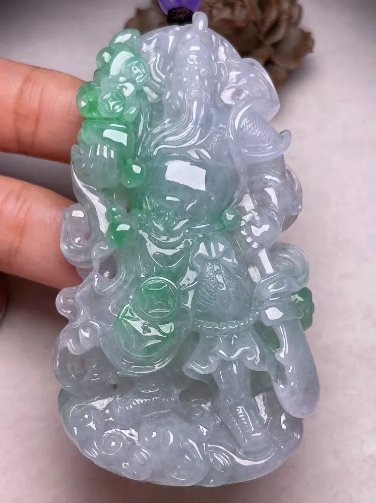 冰糯种飘绿【关二爷】吊坠，种水好，玉质细腻 ，卖相好.