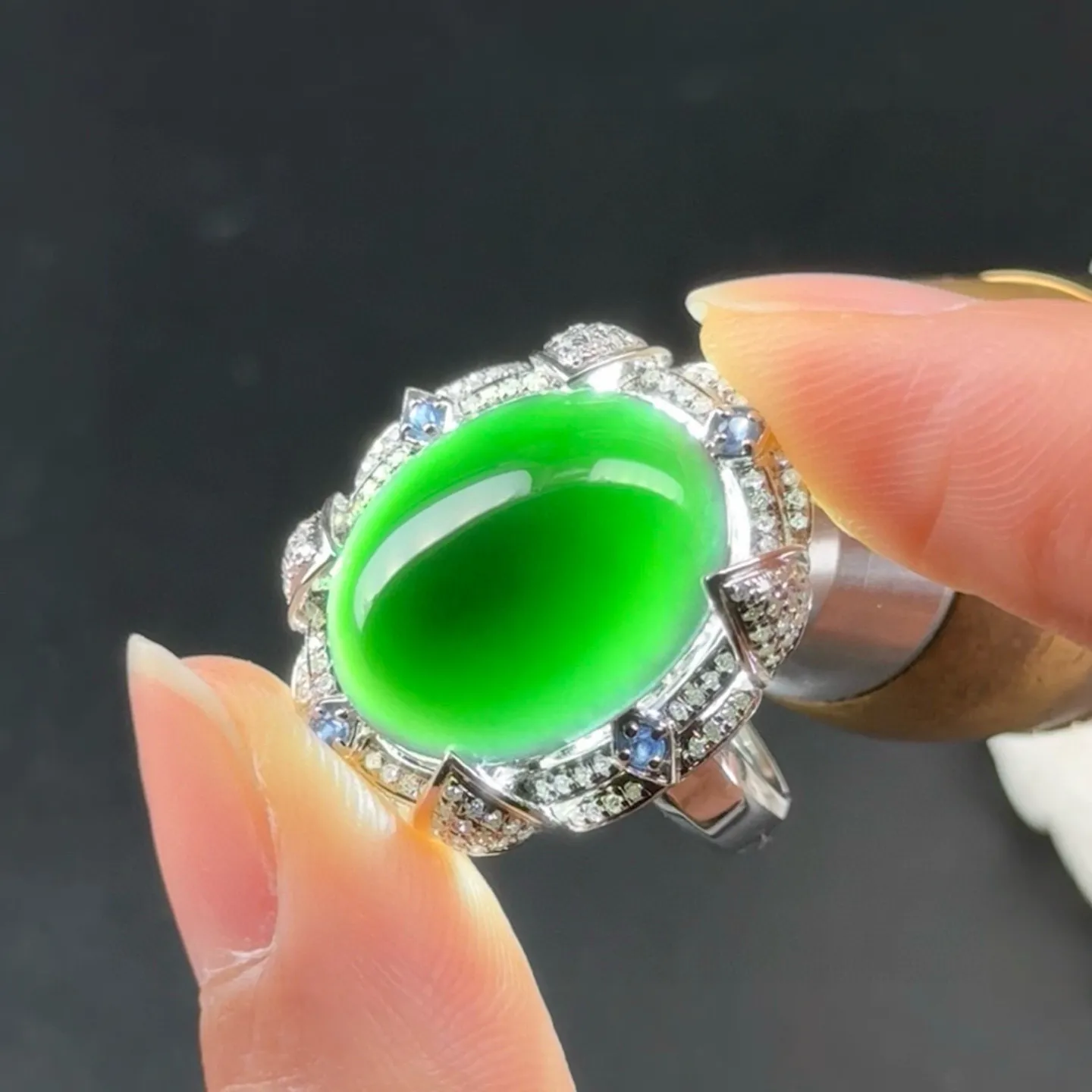 精品18k墨翠女戒 重金豪镶 打灯通透 油性十足 黑度极好 尺寸24.6