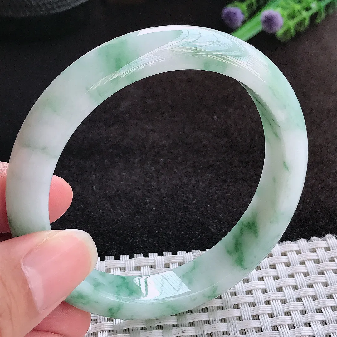 自然光59/12.6/8.5老坑精美温润飘花手镯宽边翡翠玉镯美人镯