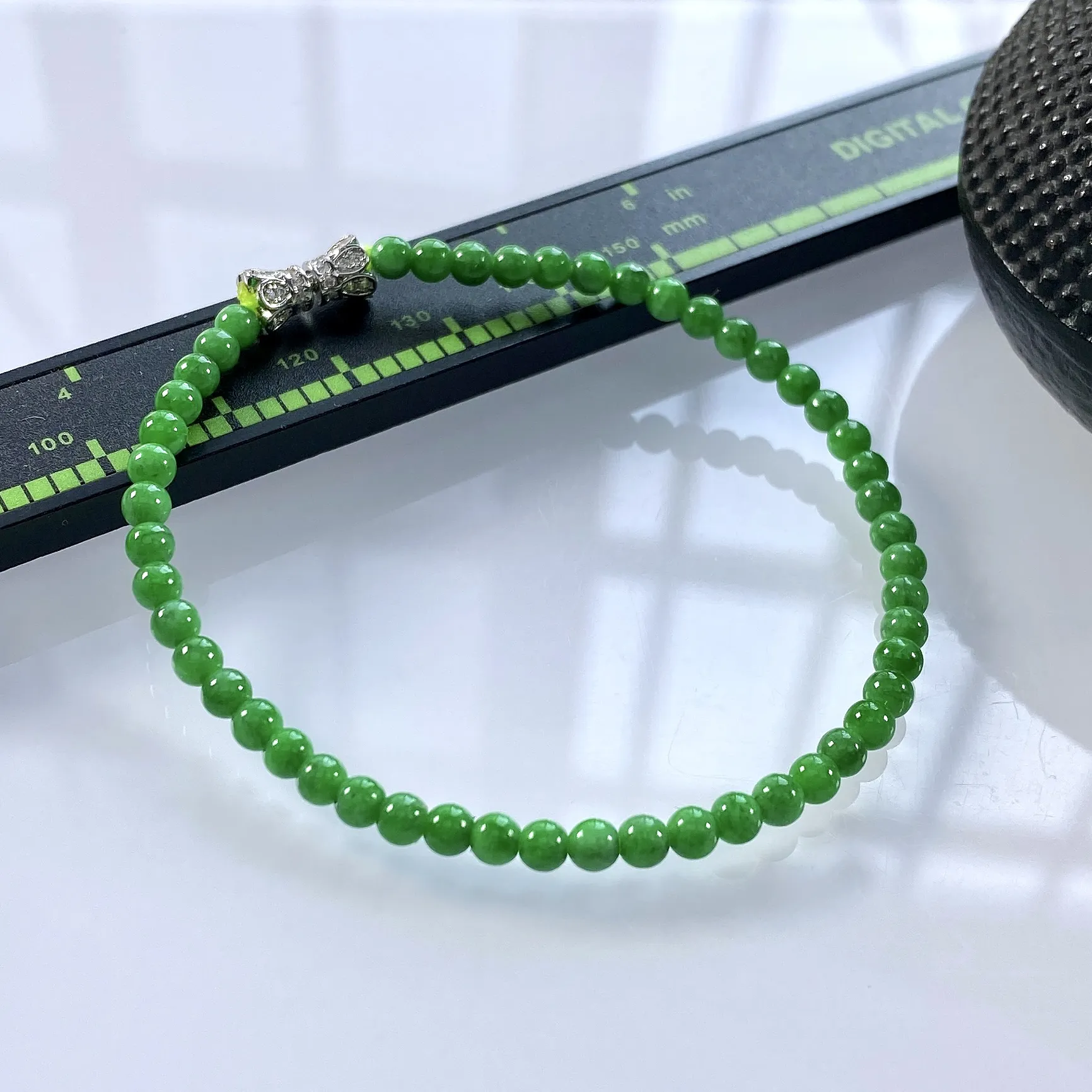 缅甸天然翡翠A货，卡3.5冰润满绿阳绿小米珠小圆珠手串手链，尺寸：3.5mm/50颗，长度170mm