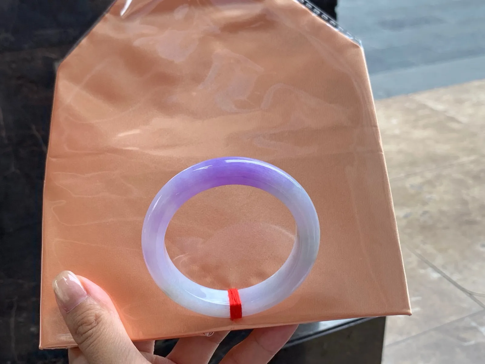 圈口：54-12-9.2mm                                                 
正圈 53 54可戴 紫罗兰手镯
颜色鲜艳浓郁～ 细腻的玉质实物美丽