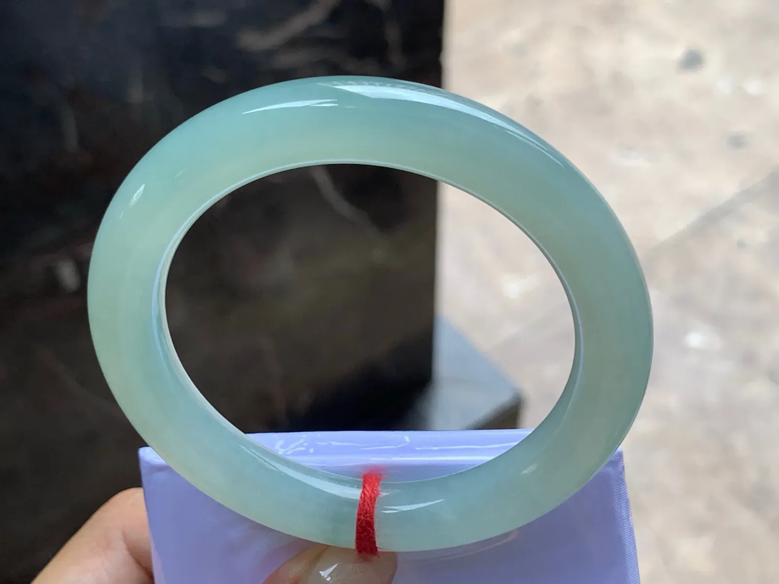 圈口：56.8-10.6mm                                                 
正圈 57 58可戴 晴水圆条
底色浓郁～ 种老水佳实物美丽