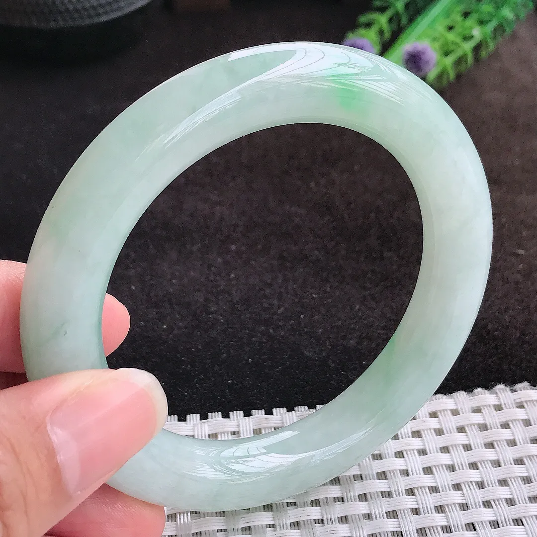 自然光56.5/11.1/11.4老坑秀气冰润浅绿圆条手镯宽边翡翠玉镯美人镯