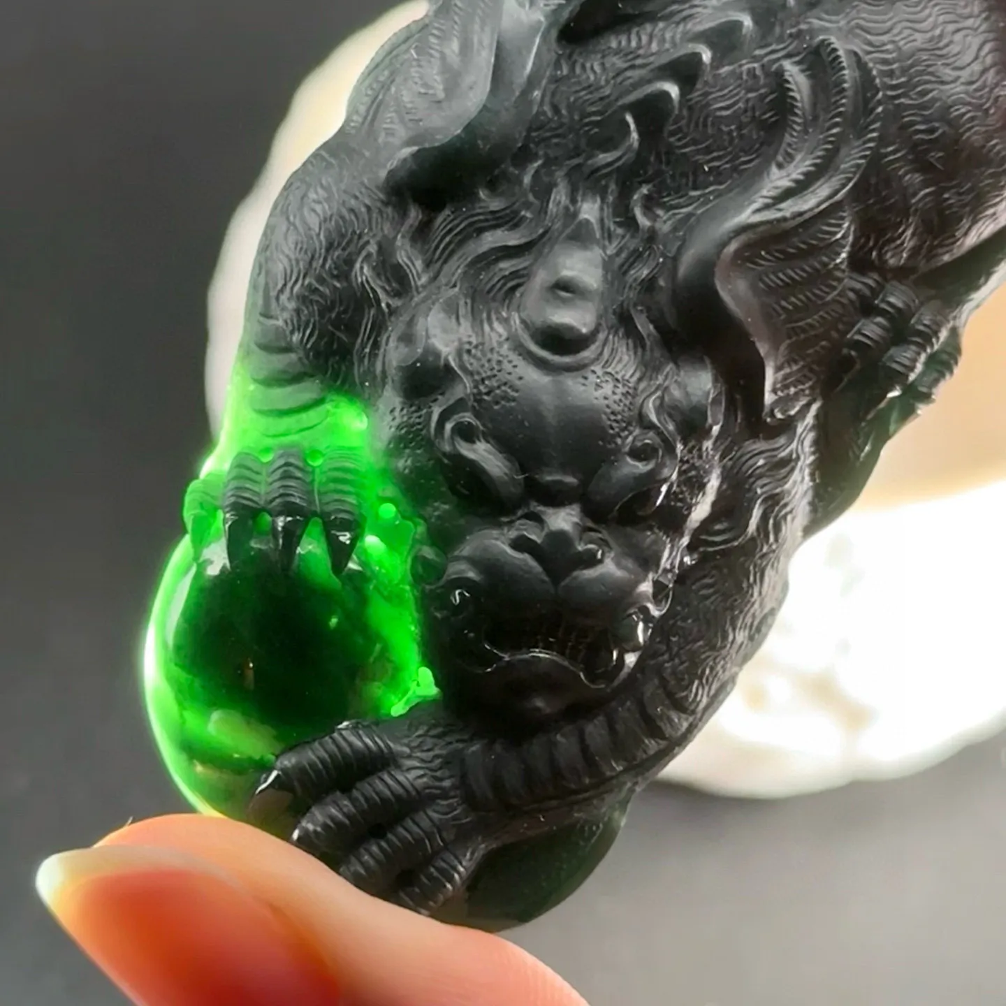 精品墨翠飞天貔貅 种好色正 黑度极好 打灯通透 油性十足 尺寸66.5