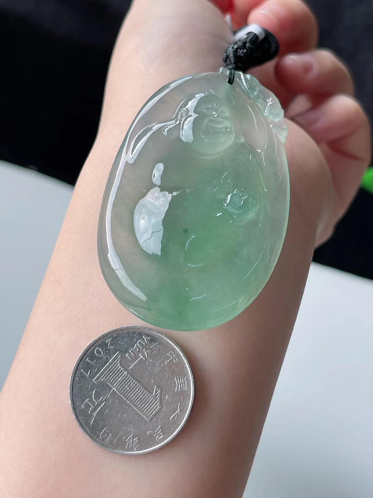 翡翠冰种淡绿色吊坠